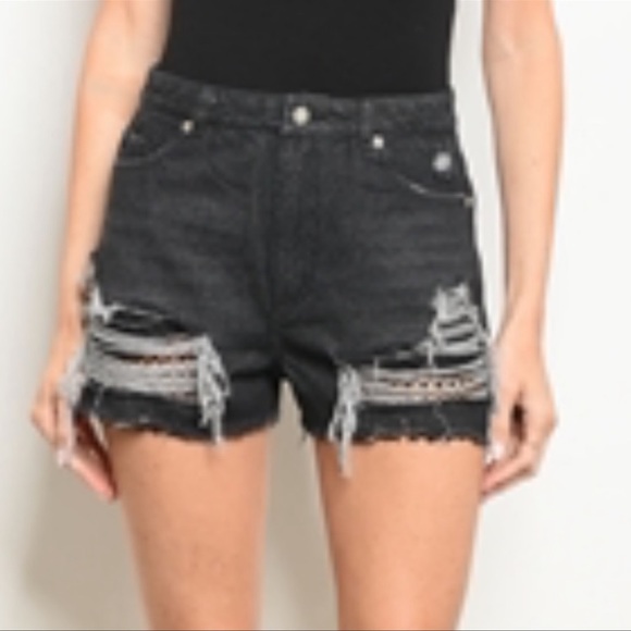 Black distressed shorts - Picture 3 of 5